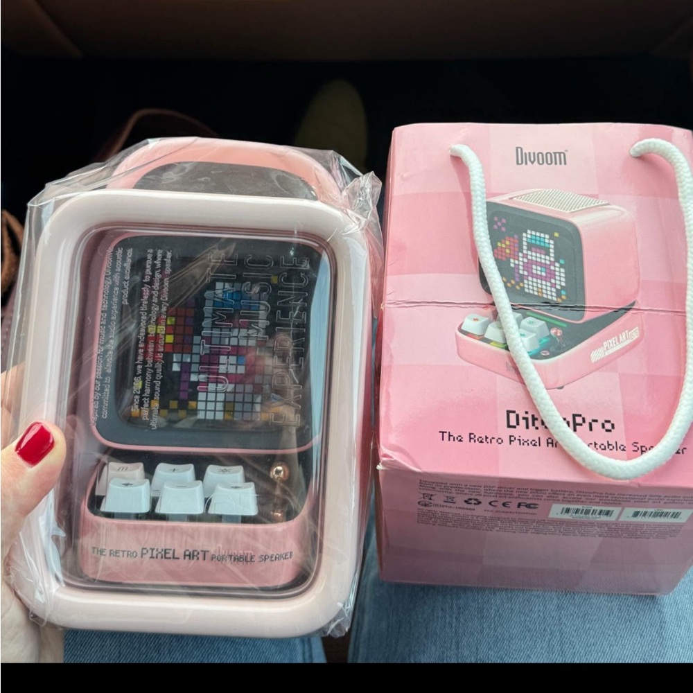 Ditoo Retro Pixel Art Bluetooth Speaker - Pink - Picture 2 of 2